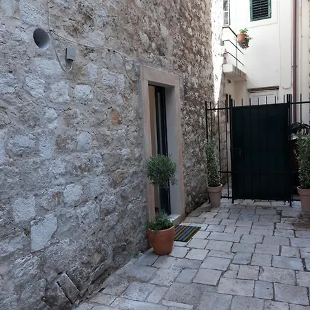Zoro Ντουμπρόβνικ